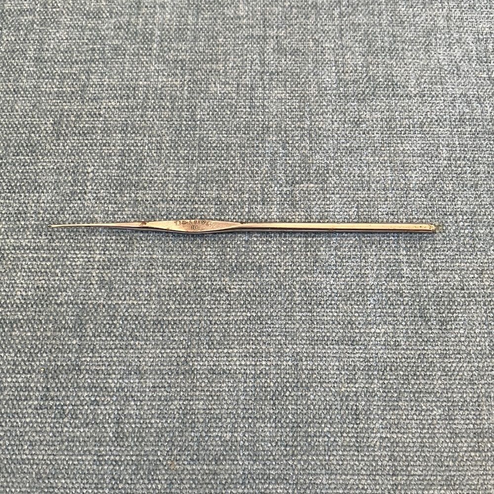 Deluxe Knitting Crochet Hook, Size 10